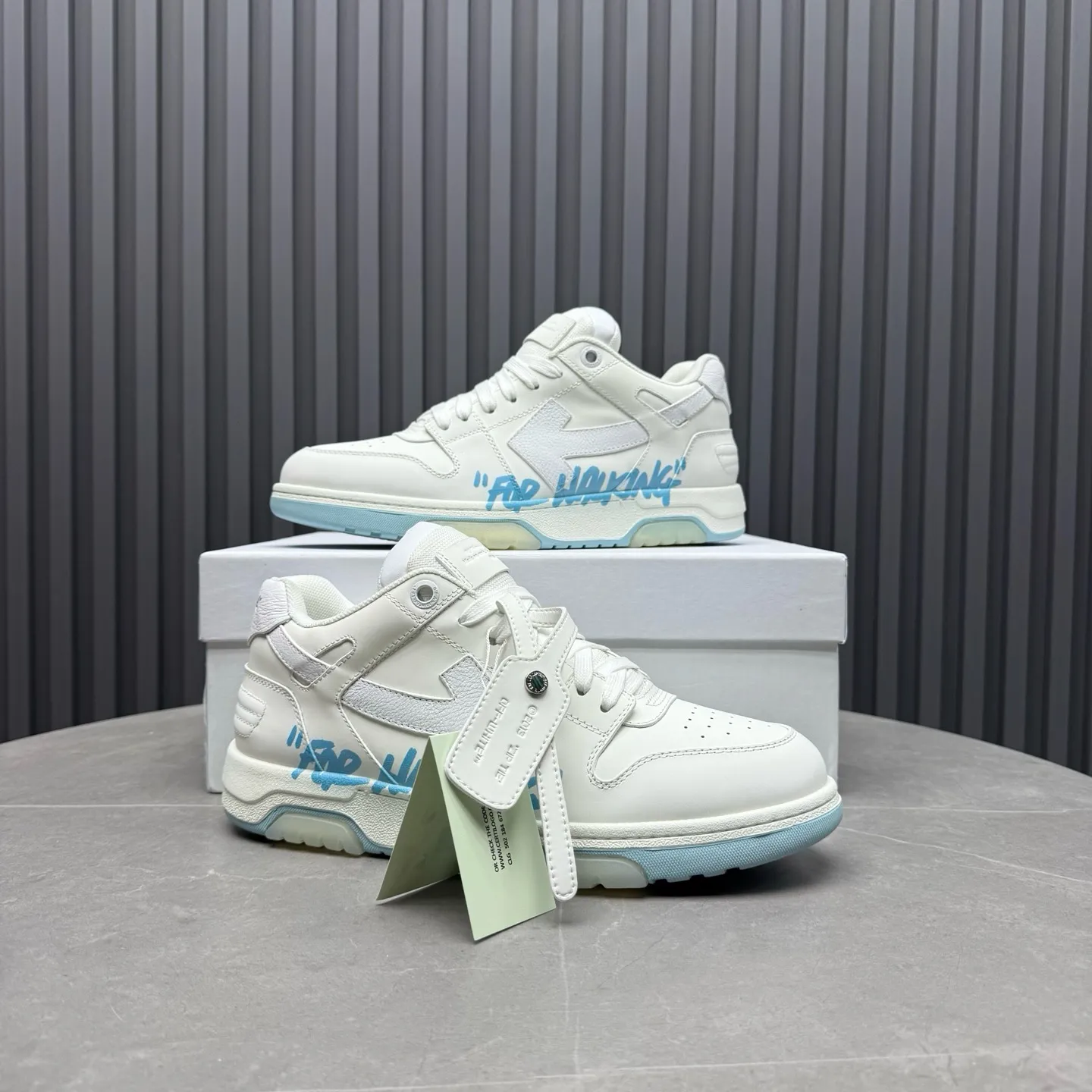 【off- white】P: 620💰Couple model👫, Size: 35-44 (Customized for men 38.45.46) High-quality version👊 "Out of office" series original molding, original lasting, production process 1:1 Original ➰OFF GRAY WHITE OW ➰ First-layer cowhide Imported skin-friendly and environmentally friendly polyester mesh Original molding high elastic and environmentally friendly molding pad Made with the original lasting process. The original molded rubber outsole (never yellows and deforms) has a super correct shape, bright color and strong three-dimensional effect👍. Packaging💯Full set of packaging synchronized with the official website (branded paper, certificate of quality, branded cloth bag)